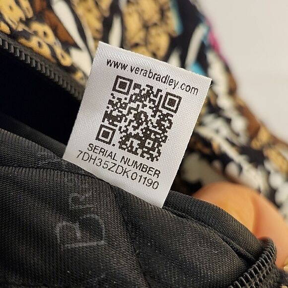 VERA BRADLEY Large Floral Quilted Light-weight Travel Overnighter Travel Duffle - Picture 11 of 11